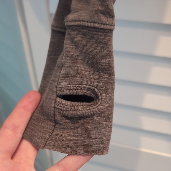 Obey Gray and Red Graphic Hoodie - Picture 6 of 6